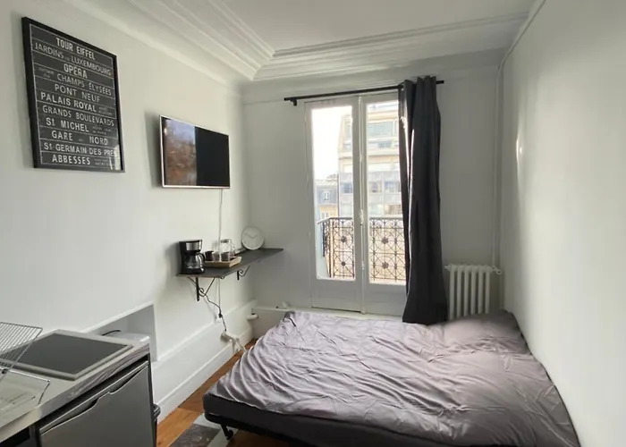 The Room Of The Eiffel Tower